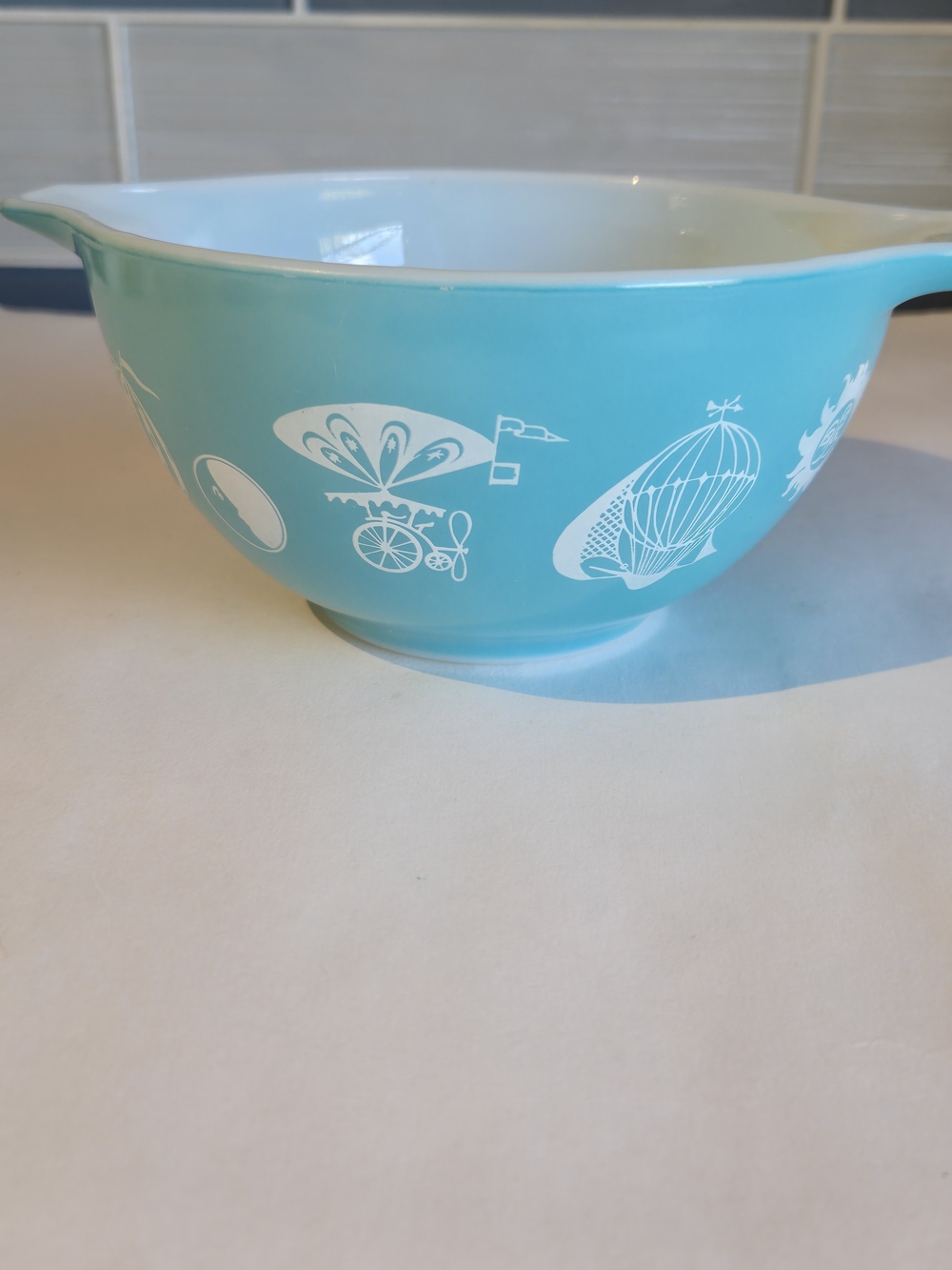 Pyrex 441 Hot Air Balloon Bowl